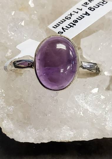 Sterling Silver Oval Amethyst Ring size 10